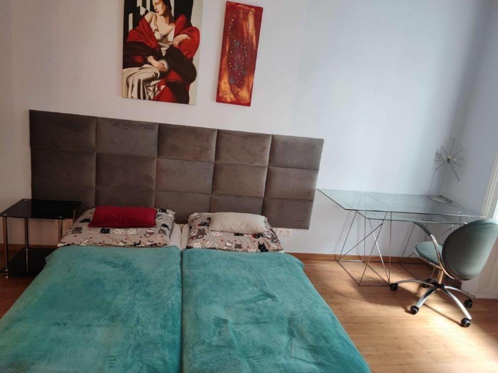 Central Vienna Apartment With Unique 40M2 City Garden & Self Check In Luaran gambar