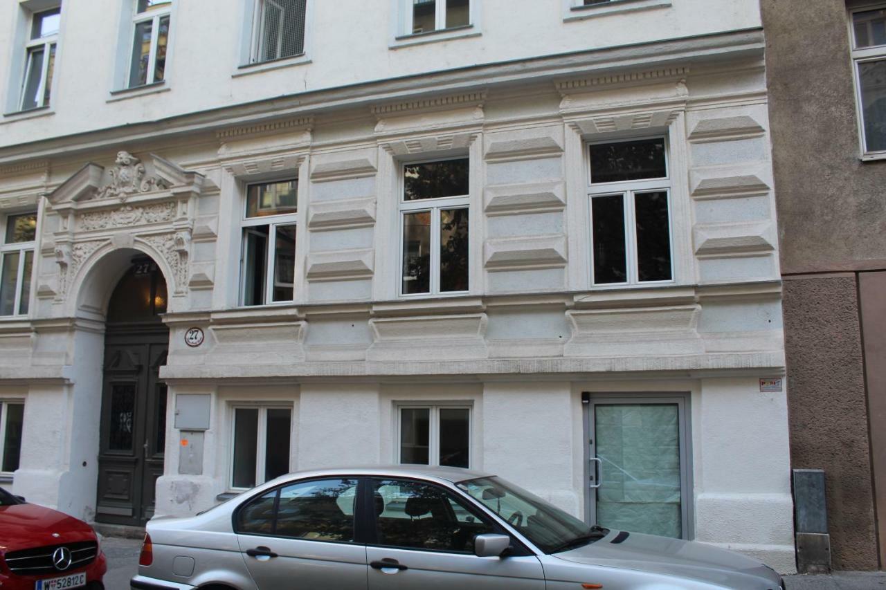 Central Vienna Apartment With Unique 40M2 City Garden & Self Check In Luaran gambar