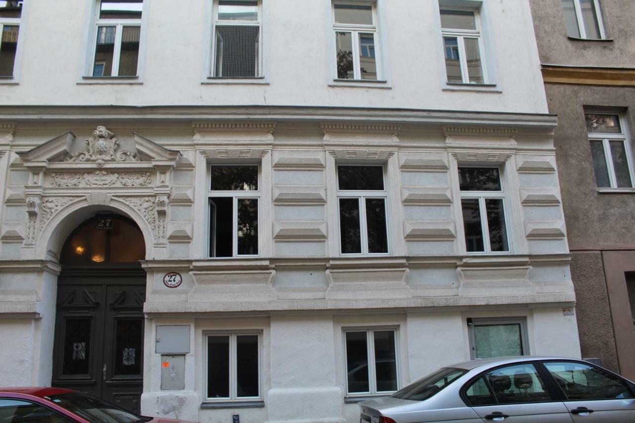 Central Vienna Apartment With Unique 40M2 City Garden & Self Check In Luaran gambar